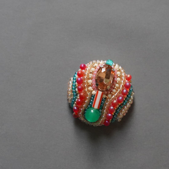 Very light chatty brooch 47 beaded embroidery brooch, pink red green bijoux, one of a kind