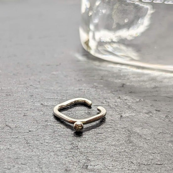 *Toast* small square ear cuff -silver