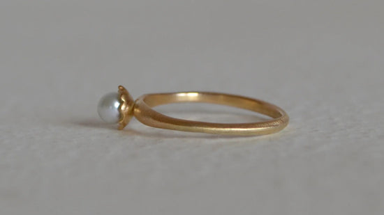 Frill Akoya Pearl Ring