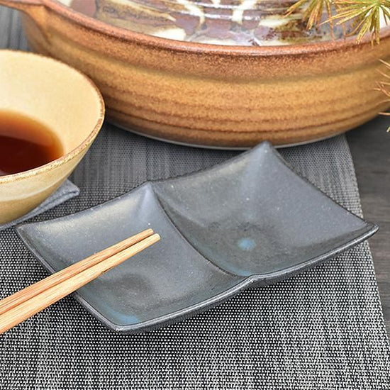 Dark blue two dividers, small, black Japanese tableware, divider plate, made in Japan, Minoyaki, stylish, modern