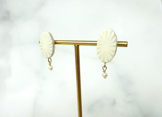 Oval pierce/earring (ice color)