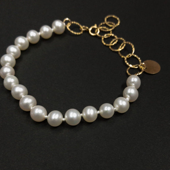 [14kgf] Bracelet (all knot finish) - Freshwater pearl white & gold