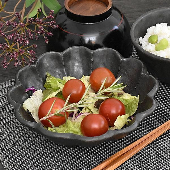 Rinka Black 16 bowls, black Japanese tableware, medium bowl, made in Japan, Minoyaki, stylish, modern.