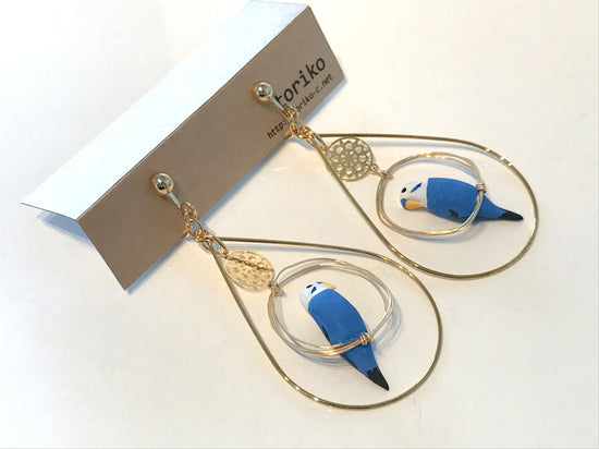 Ring-Riding Budgie (Blue) Pierced earrings and Clip-on earrings with Surrounding Accessory
