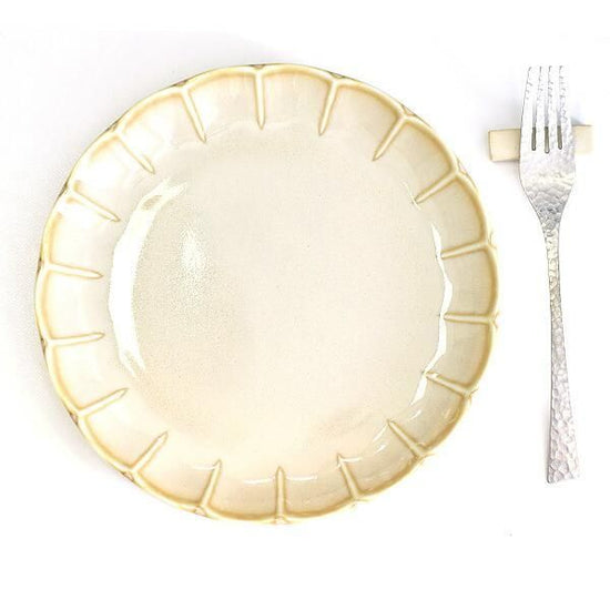 Fiore Cream Flower Shaped 21.5cm Dish, White Type, Western Tableware, Round Plate, Made in Japan, Minoyaki, Stylish.