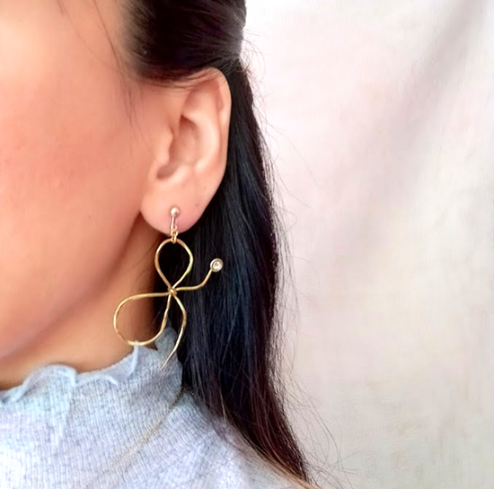 *mignonne* Ribbon shaped Pierced earrings sold in one ear (Pierced earrings, Clip-on earrings)