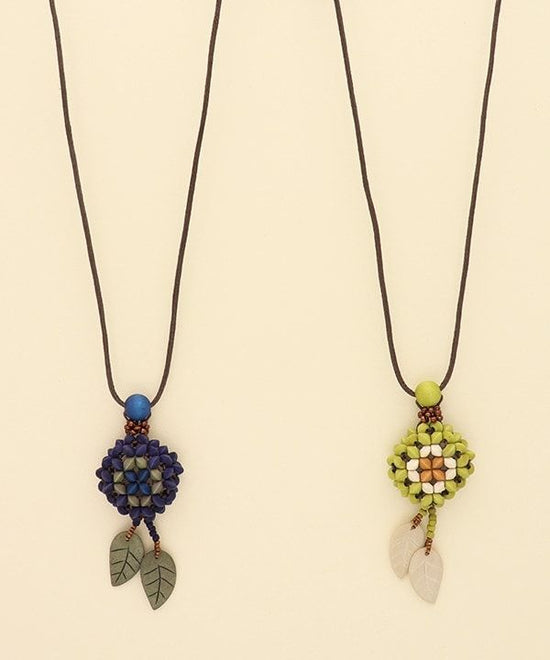 Wood flower leaf top necklace (2 colors) A24WPN034