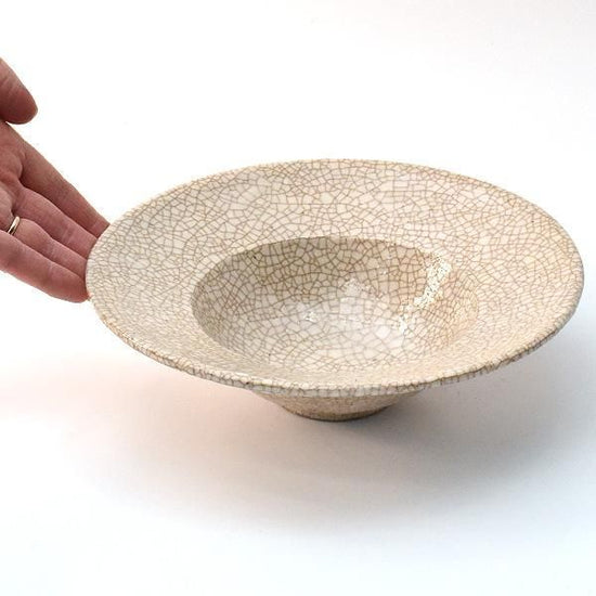 Shibu-iri Nakauraku Nakabachi, white Japanese style, Sashimi bowl, Faceted, made in Japan, Minoyaki, Ivory, through-penetrated, medium bowl, Japanese style dish.