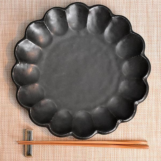 Rinka Black 24 Plates, black Japanese tableware, round large plates, made in Japan, Minoyaki, stylish, modern.