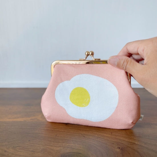 [Oyako Gamaguchi Wallet with a Burnt and Half-boiled Egg


  2,300 yen