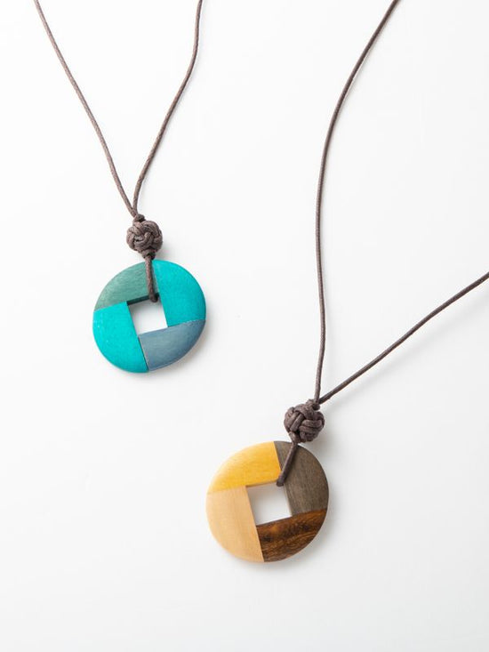 Wood donut top necklace (2 colors)