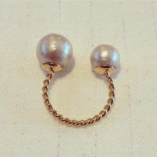 Cotton pearl W ring