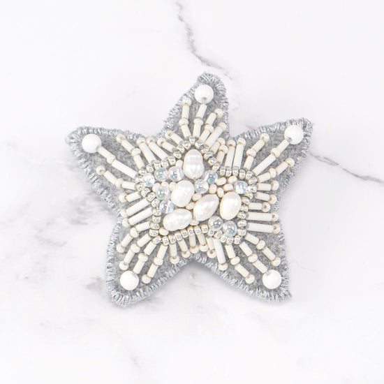 Very light star brooch, happy feeling 2