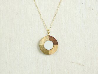[New work] Necklace of Marquetry and Ceramic Pieces "Wara White"