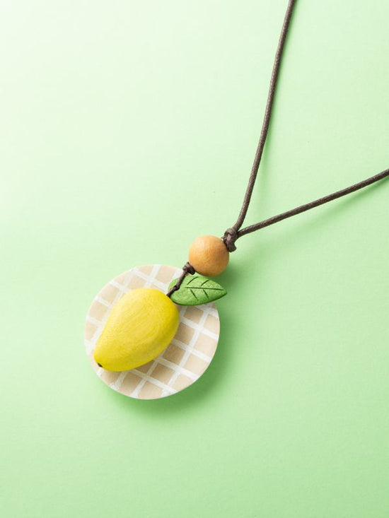 Wood mango necklace