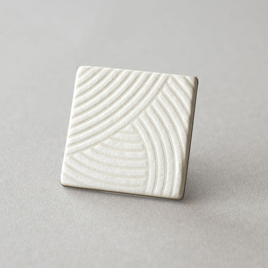 Chocolate PIN [white chocolate].
