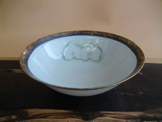 Kyoyaki Kiyomizu ware of a black gold-painted orchid bowl
