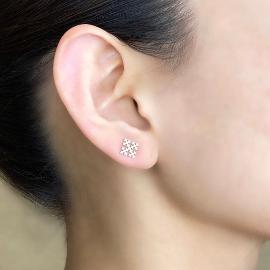 Corto stud pierced earrings [Special Cross - K10YG].