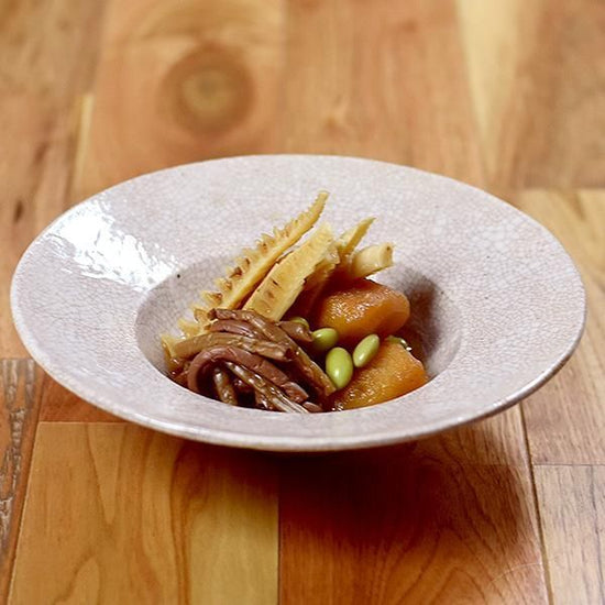 Shibu-iri Nakauraku Nakabachi, white Japanese style, Sashimi bowl, Faceted, made in Japan, Minoyaki, Ivory, through-penetrated, medium bowl, Japanese style dish.