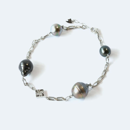 4 Pearl Bracelet Gray