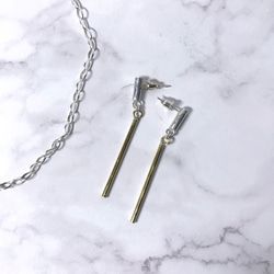 Silver×brass》"Cool straight swinging" stick pierced earrings/Clip-on earrings, silver×brass, combination color