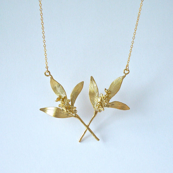 Double necklace of gold osmanthus