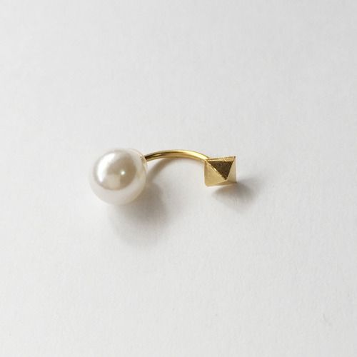 Pierced earrings (18k plated) sold in pairs