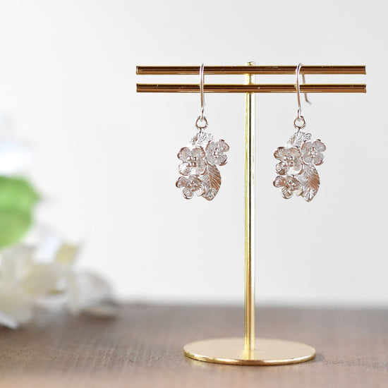 Hydrangea Yura Pierced earrings