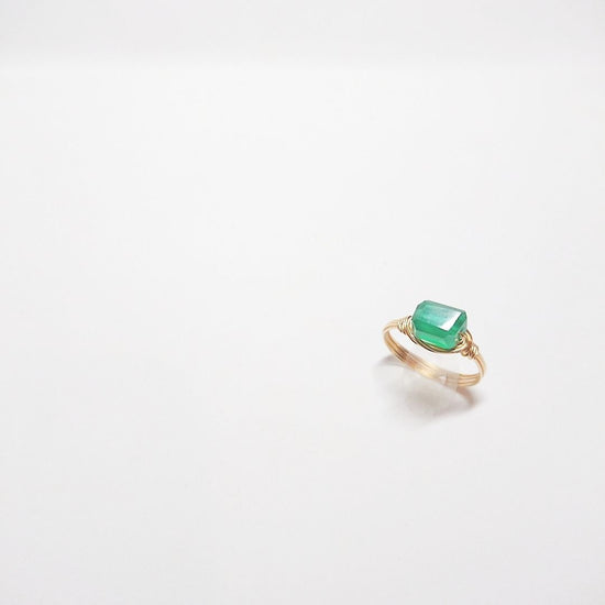 Green onyx wire ring