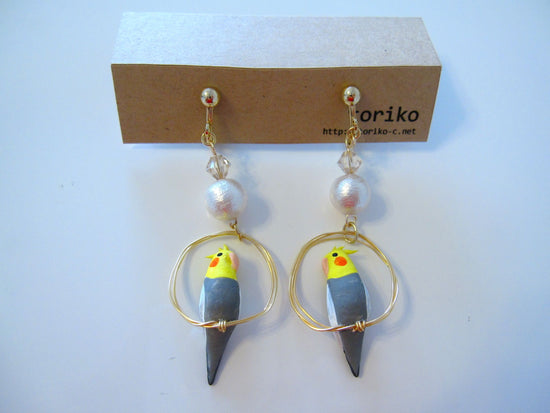 Ring-Riding Cockatiel (Normal) Pierced earrings with Pearl Clip-on earrings