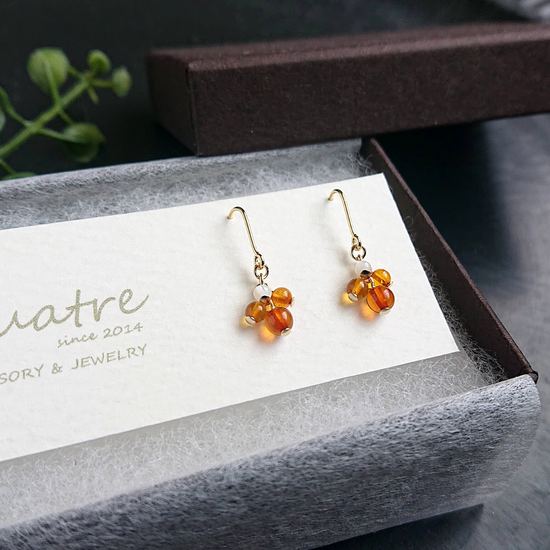 Amber Pierced earrings quatre