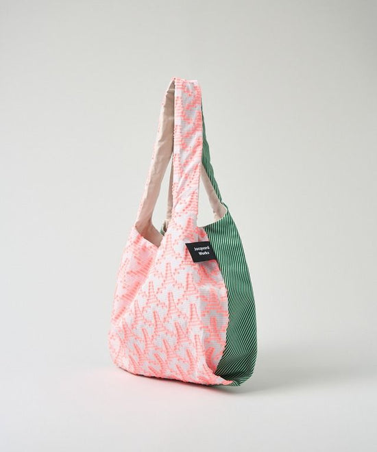 TWINS bag <M> [pink triangle × green stripe].