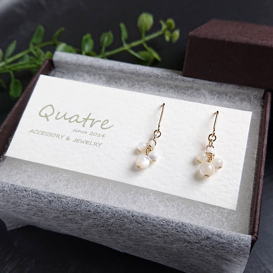 마더오브펄 피어싱 이어링 콰트르