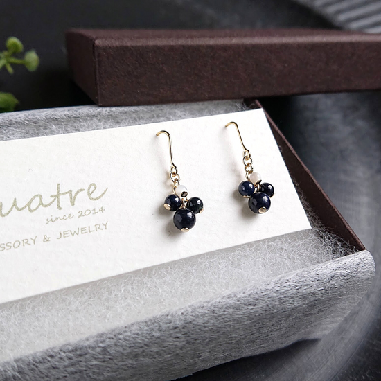 Sapphire Pierced earrings quatre