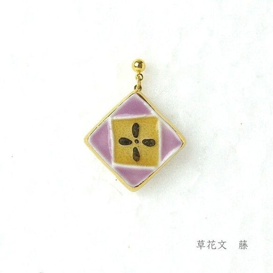 Mozaiku Clip-on earrings with floral motifs