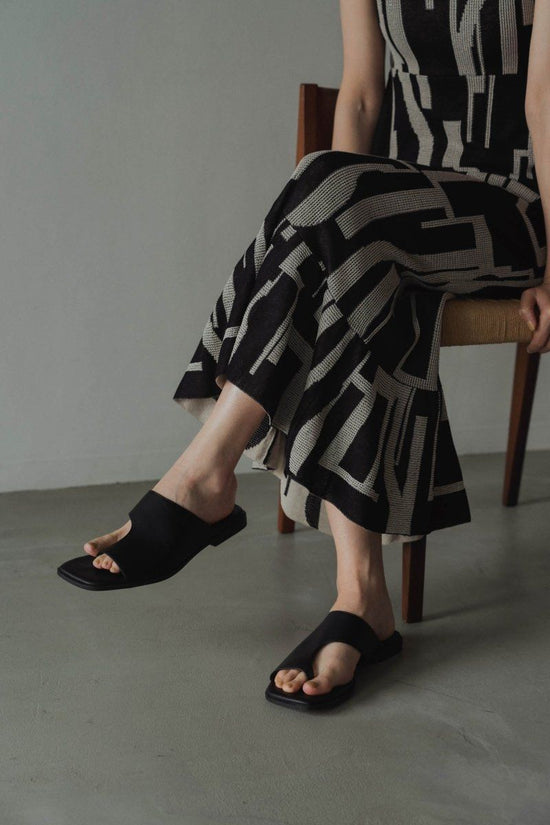 Square Unique Sandal (black)/3size