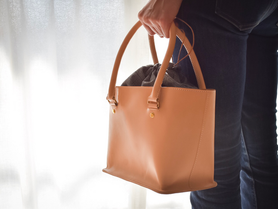Petit Tote in Nume Leather