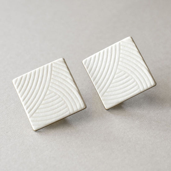 Chocolate PIERCE [white chocolate].