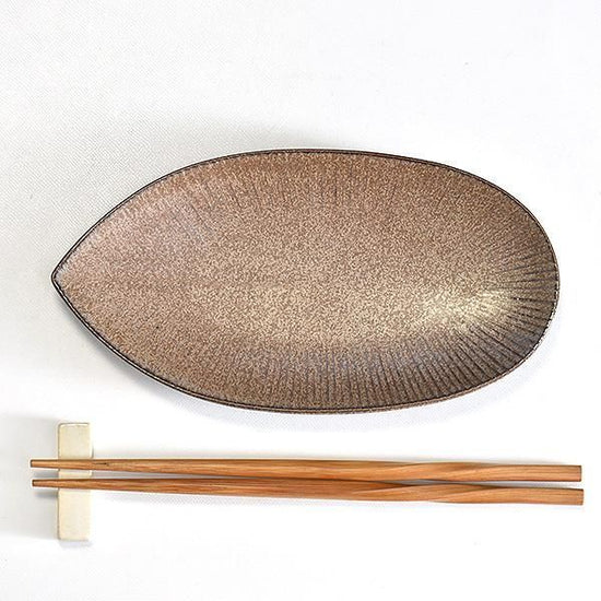 Moa Kiln Changed Tea 21cm Long Plate, medium brown, Western tableware, platter, shaped plate, made in Japan, Minoyaki, café style, stylish, modern