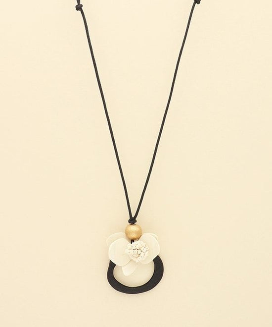 Wood Monotone Flower Top Necklace A24WPN050WH