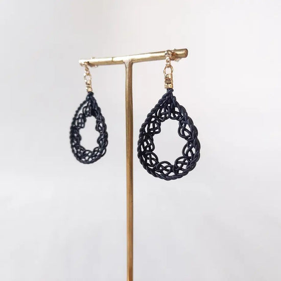 Awajimusubi Lace Pierced earrings / Clip-on earrings