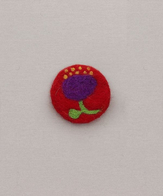 Felt Maru Brooch Red A24WNX015RD