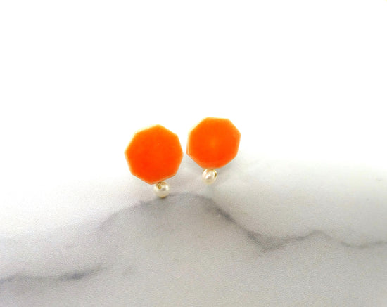 Small octagonal and small freshwater pearl ceramic pierce/earring (orange)