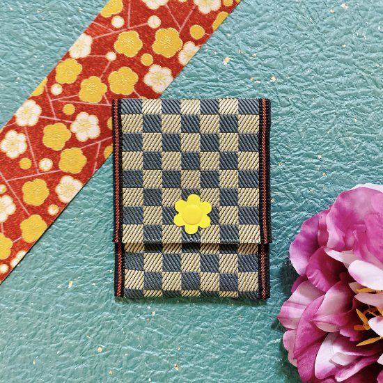 Accessory Case [size M] Rumi IV43 Button: Yellow Flower