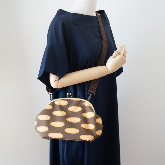 Large shoulder bag with a French bread pattern ¥7,980