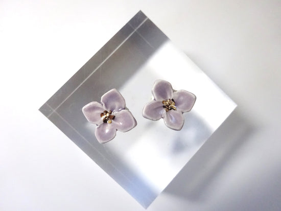 Small Flower Pierced / Earrings Lavender
