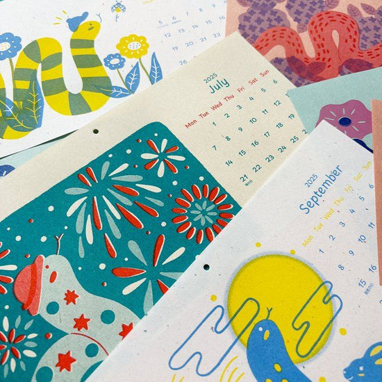 [세일가격]2025년 뱀의 여정 벽걸이 달력