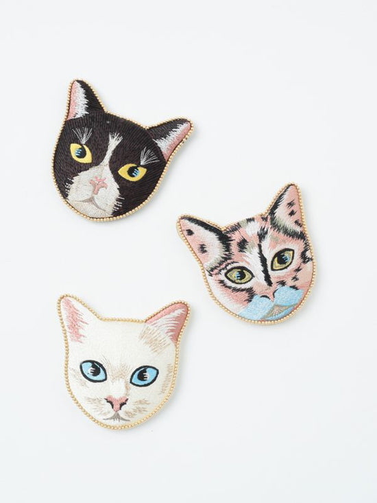 Cat Embroidery Mirror (3 colors) M42-1915