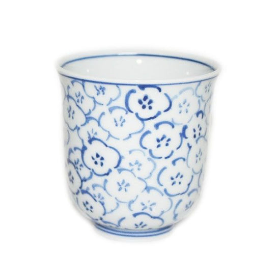 [Eisyou] Teacup with plum tree design in underglaze blue