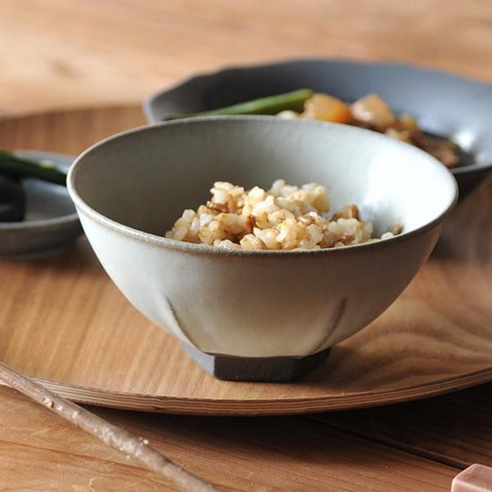 Black Clay White Matte Hexagonal Rice Bowl White Japanese Tableware Rice Bowl Made in Japan Minoyaki Tea Bowl, Cafe Style, Fashionable